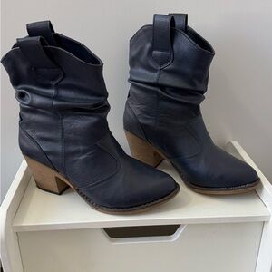 Charles Albert Black Ankle Boots size 6